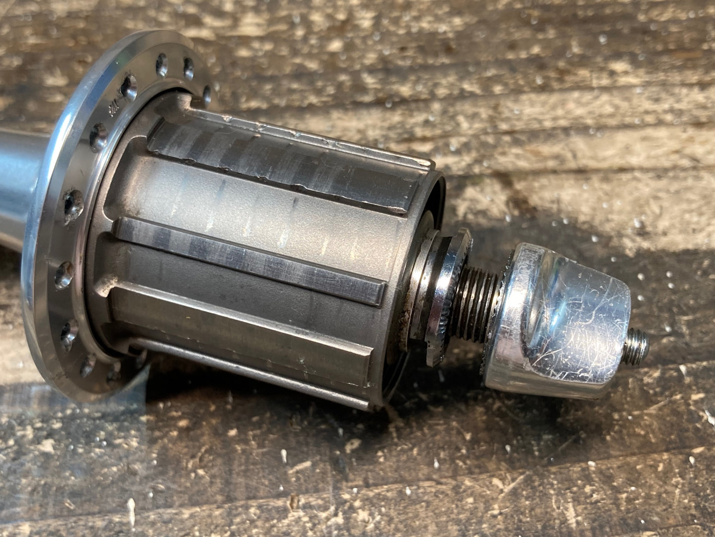 IU786 シマノ SHIMANO デュラエース DURA-ACE FH-7700 リア フリーハブ 32H