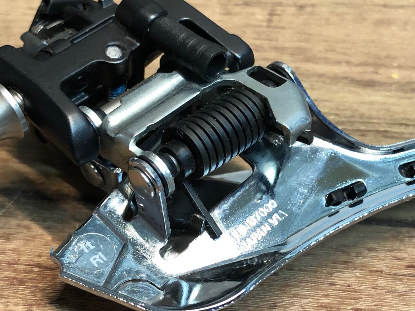 IR953 シマノ SHIMANO 105 FD-R7000 2x11s フロントディレイラー 直付