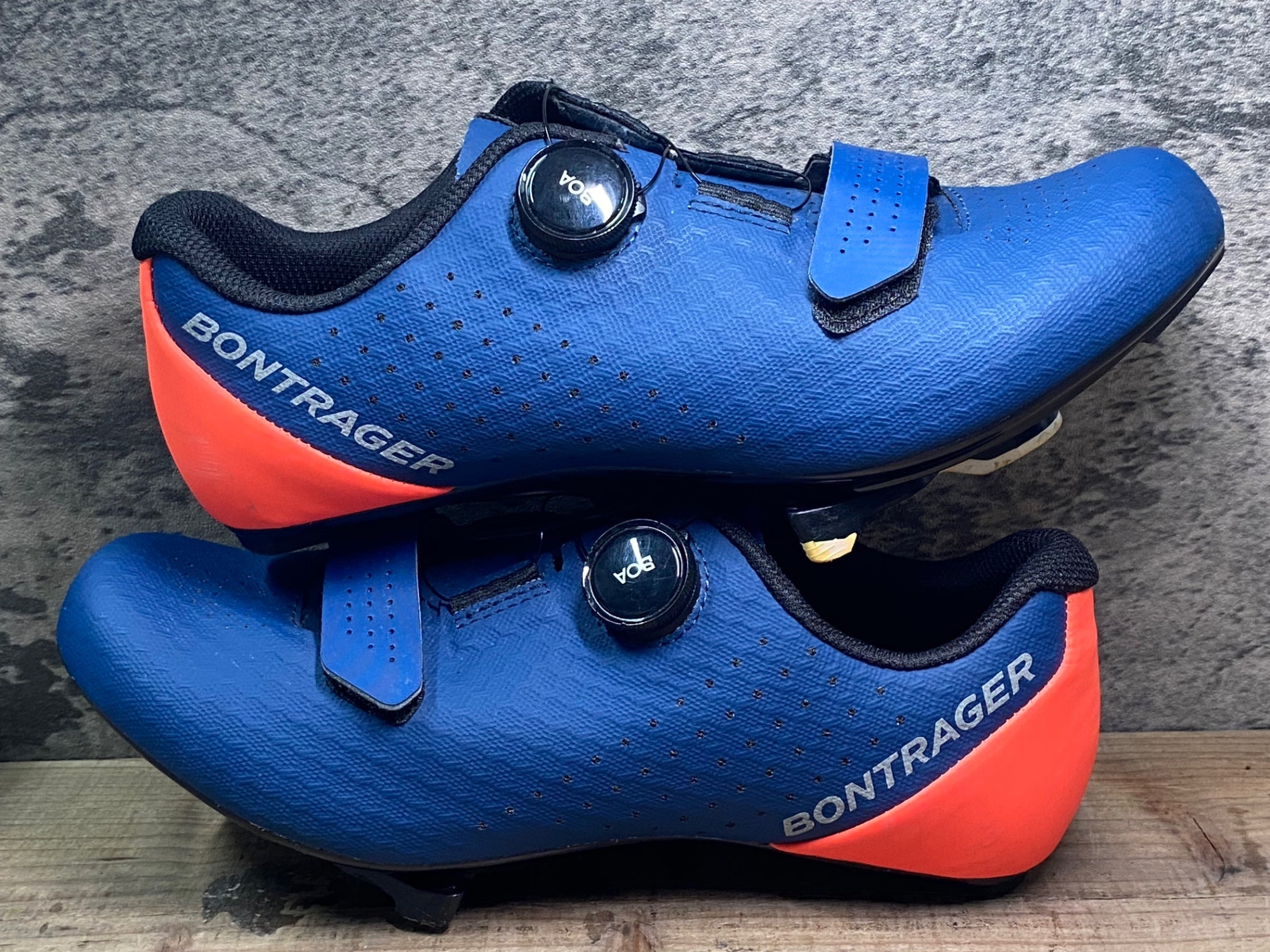 全日本送料無料 VELOCIS ボントレガー 振るう △BONTRAGER ROAD サイズ26.3 EU41 26cm～