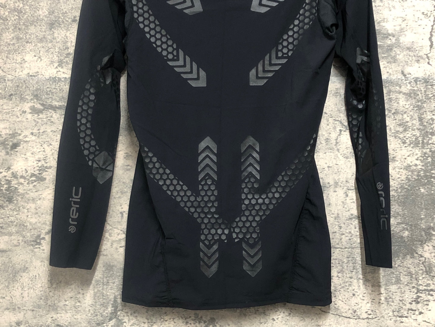 IY257 レリック reric 長袖 ベースレイヤー 黒 S レディース