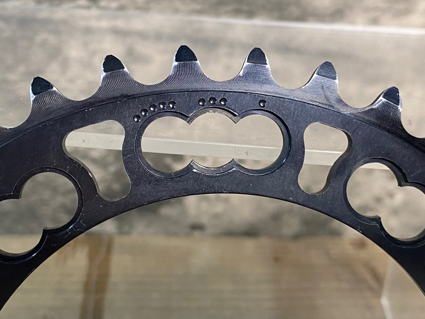 IO763 ローター ROTOR Q-RINGS チェーンリング 楕円 36T BCD110-113