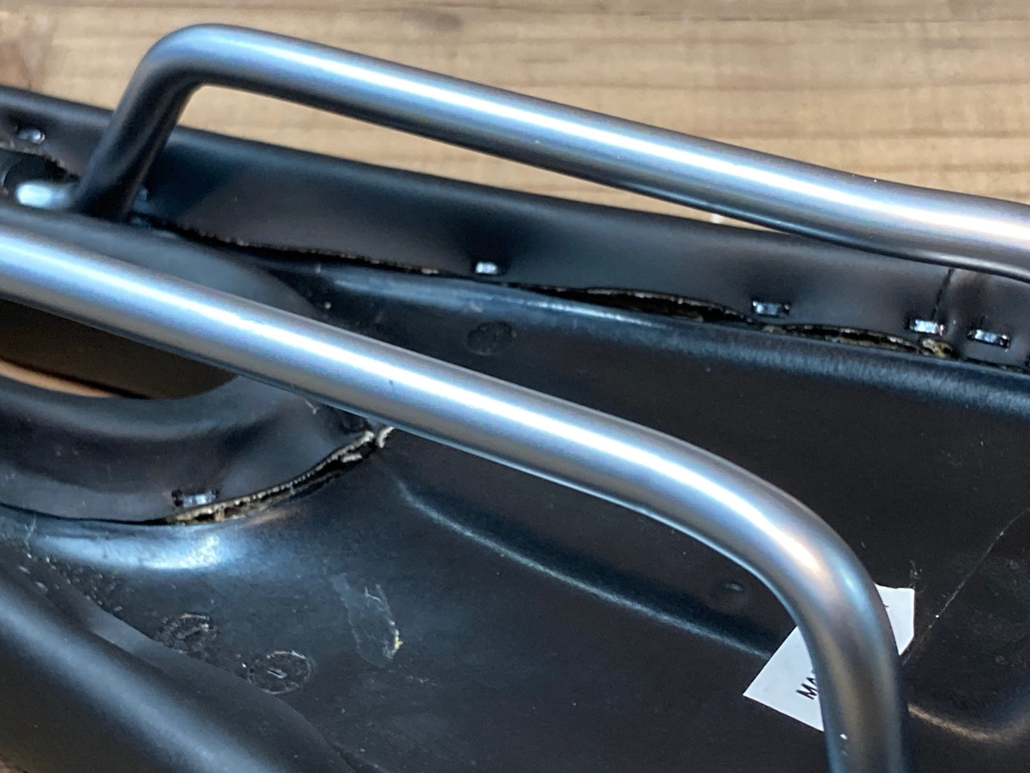 IN425 ISM PN1.1 サドル ブラック