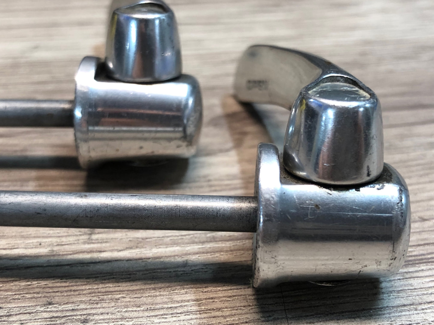 IW852 シマノ SHIMANO デュラエース DURA-ACE クイックリリース 前後セット