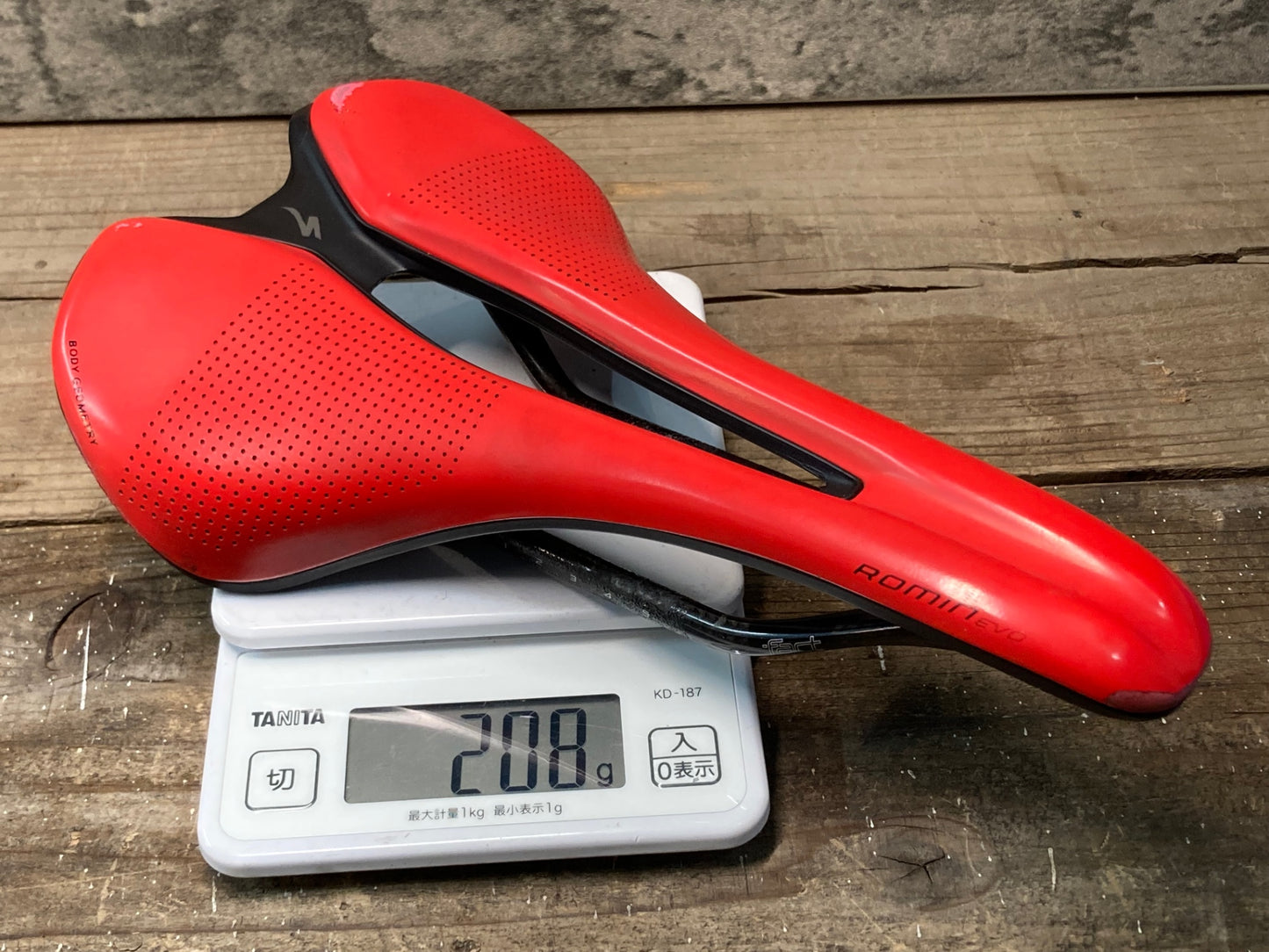 IQ571 スペシャライズド SPECIALIZED ローミン ROMIN EVO サドル カーボンレール 155mm