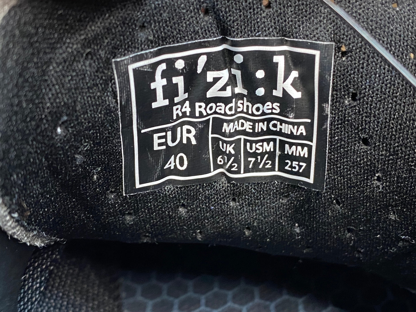 IH985 フィジーク fizik R4 Road shoes ビンディングシューズ SPD-SL 白 EU40サイズ