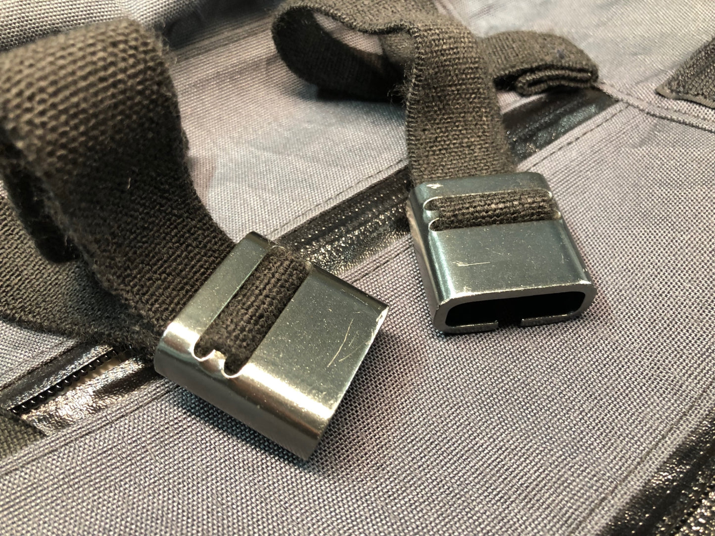 IZ201 ミッションワークショップ Mission Workshop Fitzroy AP リュックサック バックパック グレー 黄ばみ