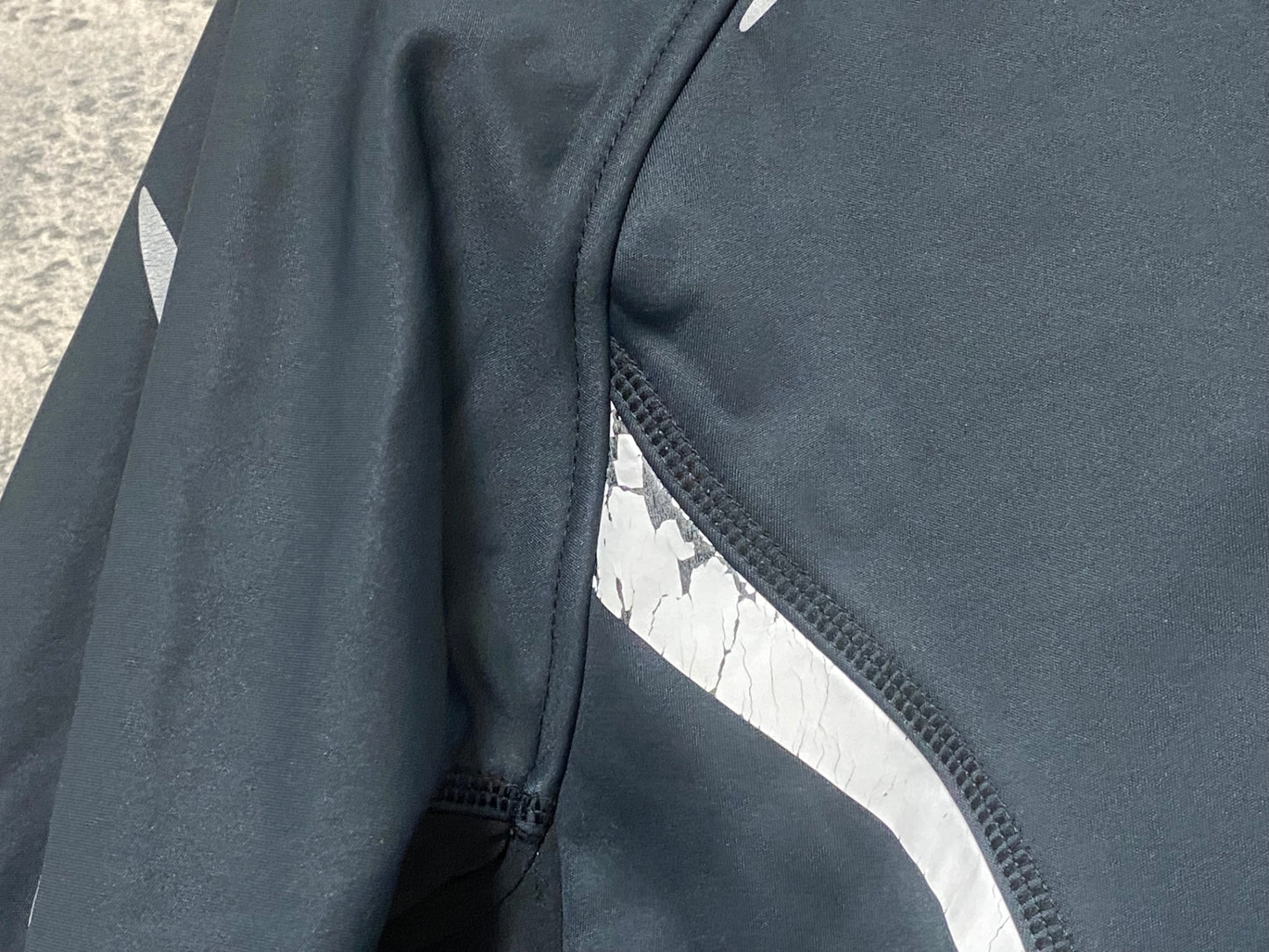 IY218 ゴールドウィン GOLDWIN 長袖 サイクルジャケット 黒 M 裏起毛 ※プリント劣化