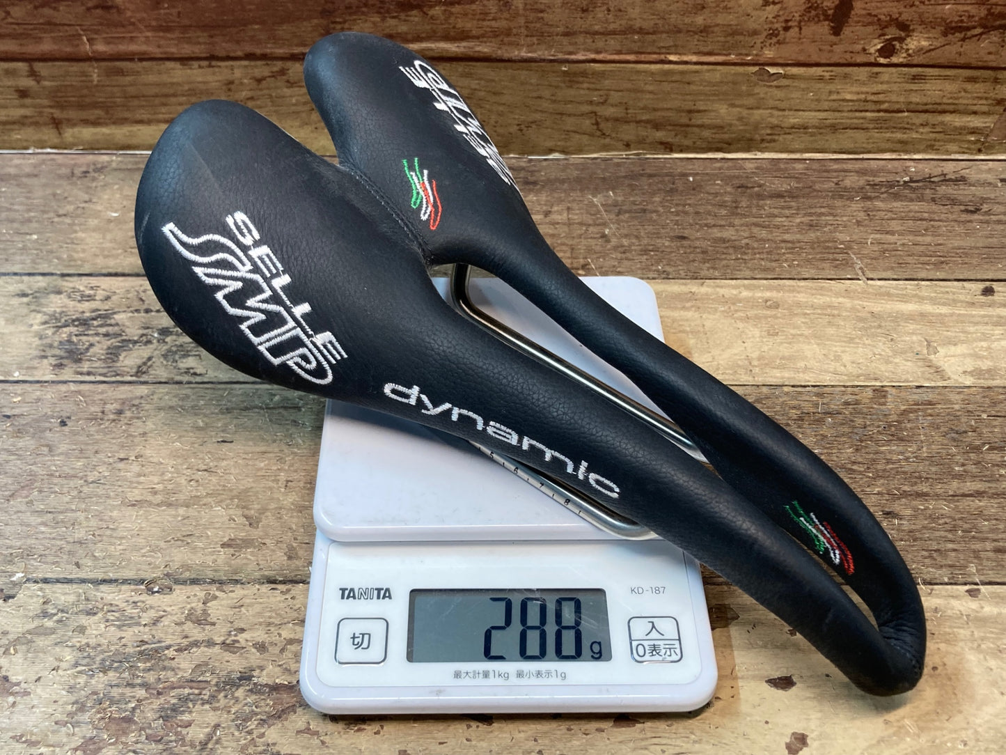IL831 SELLE SMP dynamic サドル 黒 inox tube