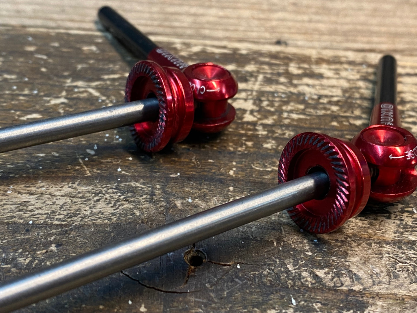 IZ031 ディズナ DIXNA チタンクイックリリース 赤 前後セット