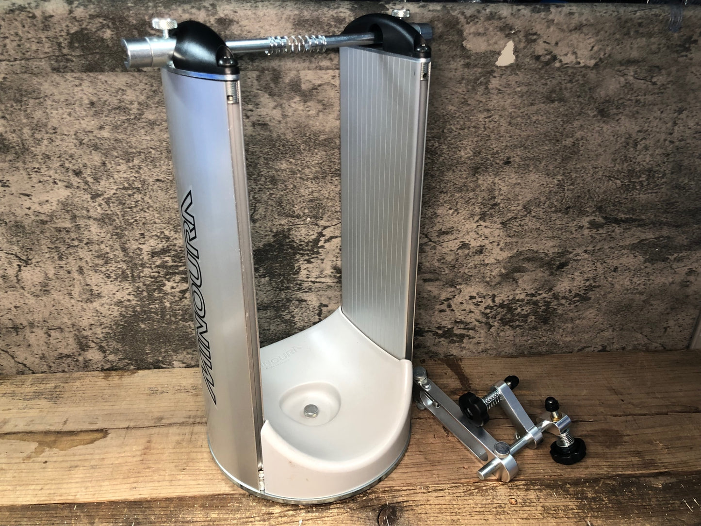 IS219 ミノウラ MINOURA FT-50 振れ取り台