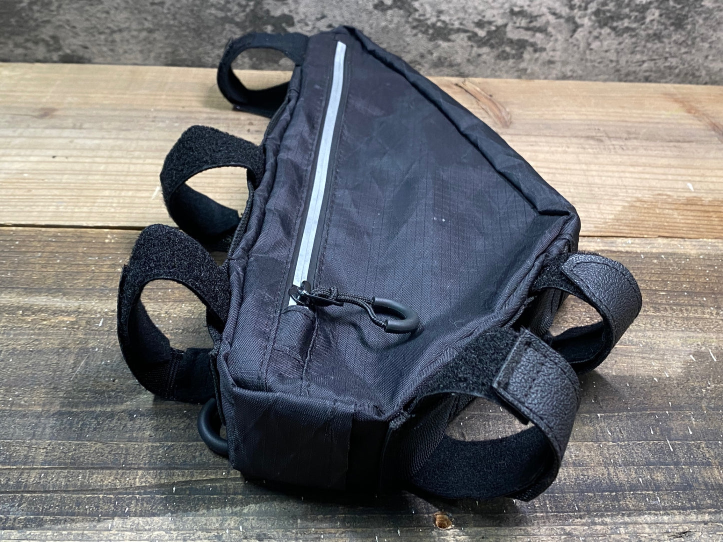 IO021 R250 フレームバッグ 黒