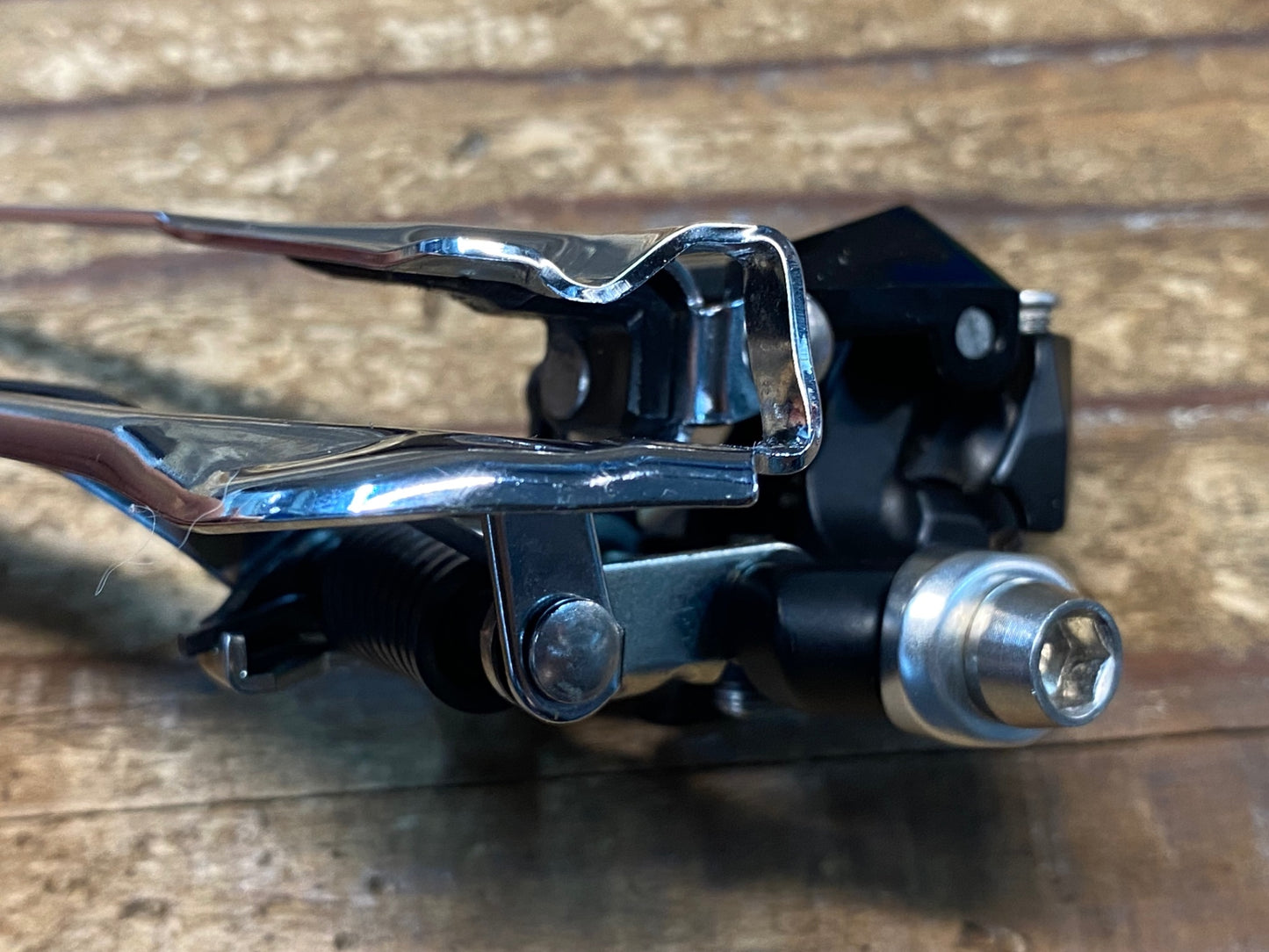 IS472 シマノ SHIMANO 105 FD-R7000 フロントディレイラー 2S 直付けタイプ