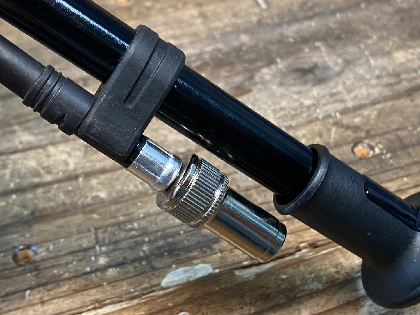 IM403 ボントレガー Bontrager Digital Shock Pump 携帯ポンプ ※起動確認済