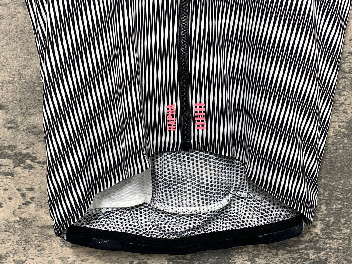 IZ163 ラファ Rapha PRO TEAM FLY WEIGHT JERSEY 半袖 サイクルジャージ 白 黒 S