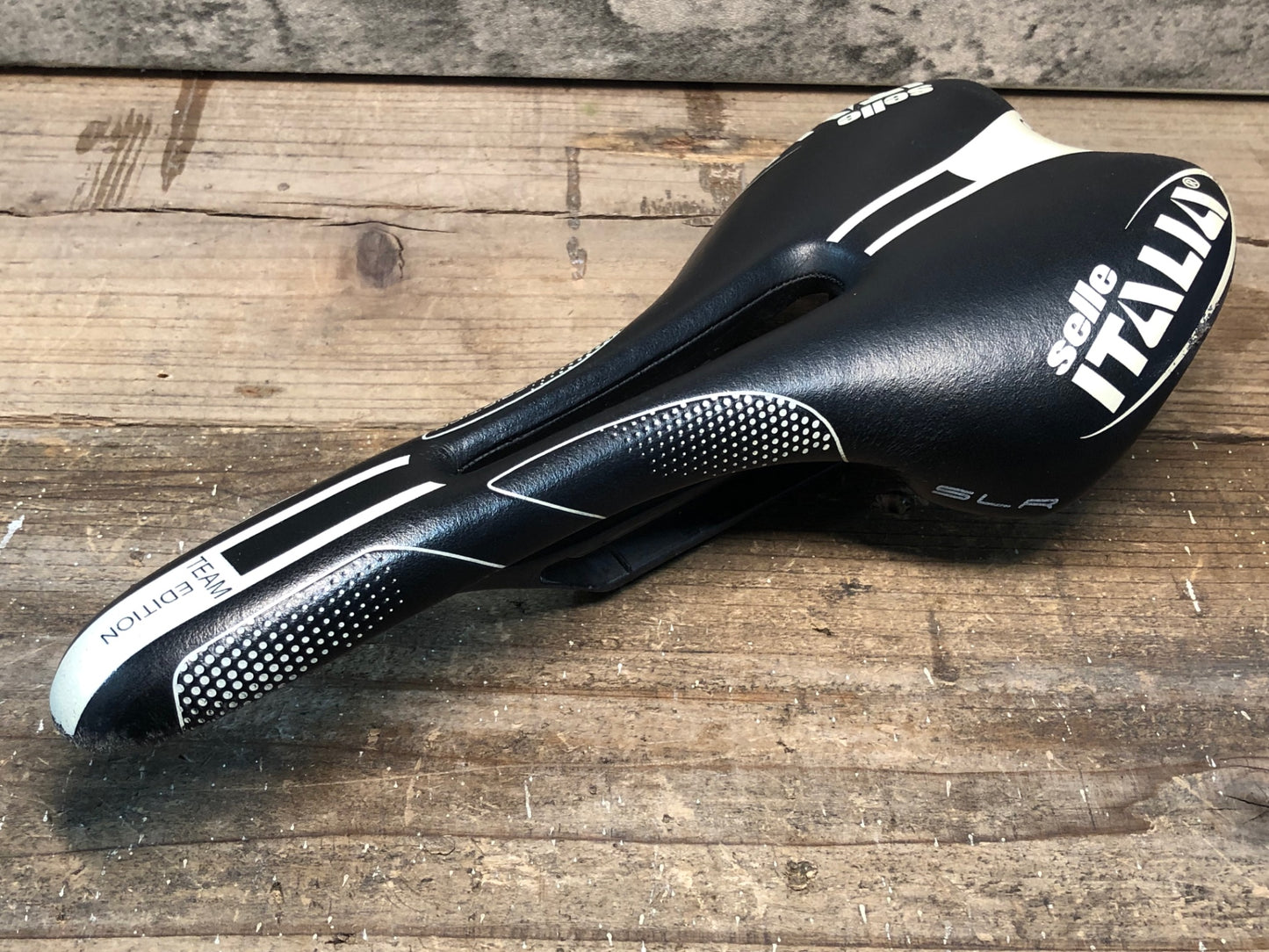 IQ394 セライタリア selle ITALIA SLR Monolink モノリンクサドル CARB X-40 カーボンレール