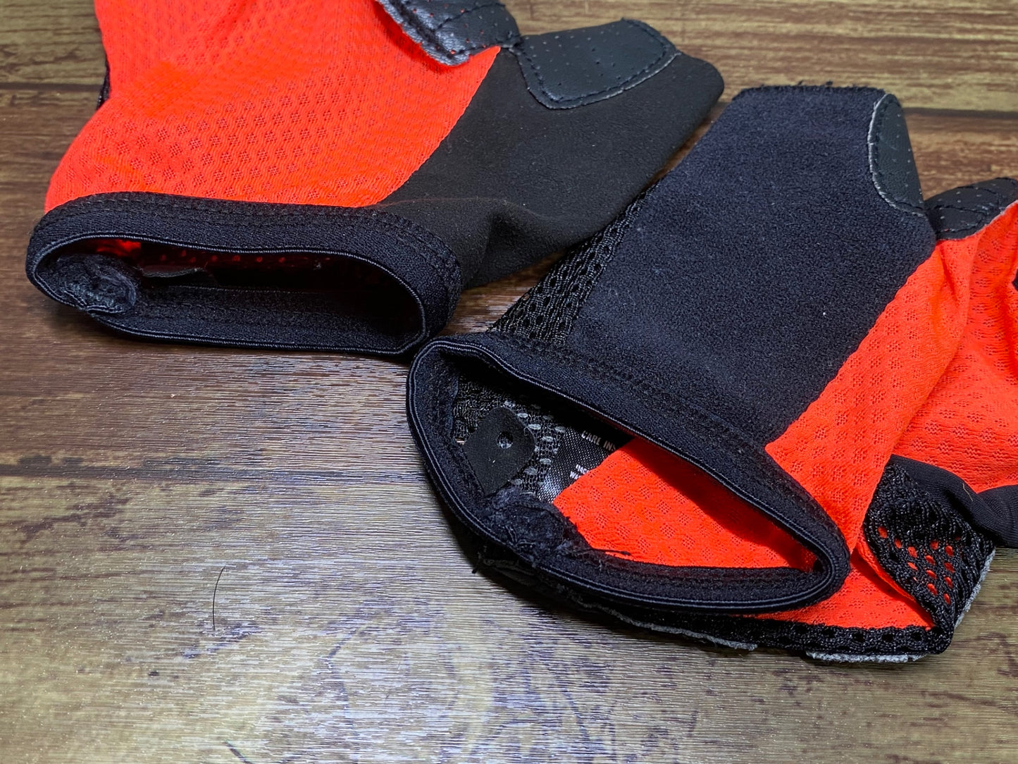 IY645 ラファ Rapha 指切り グローブ オレンジ 黒 L