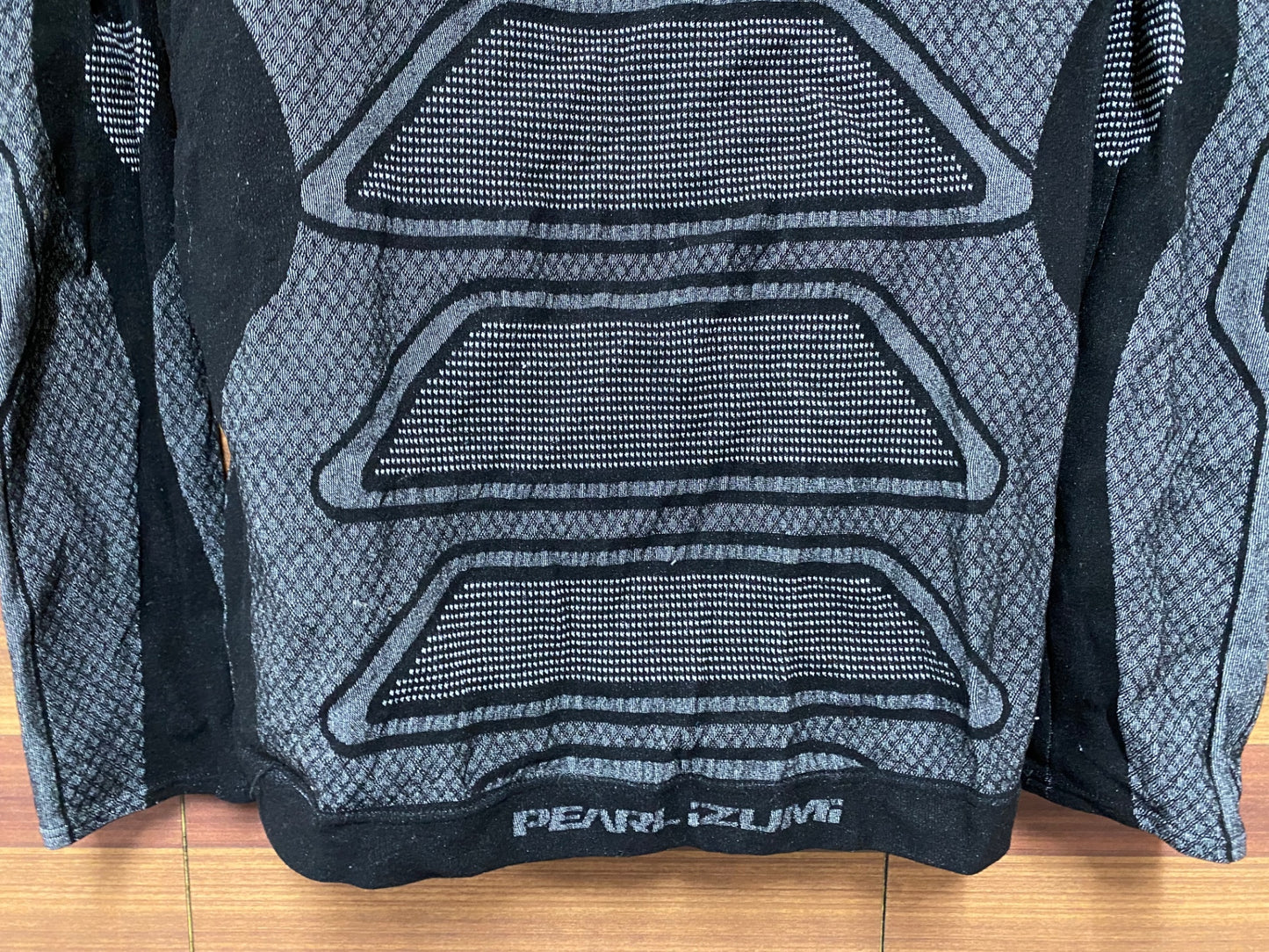 IL371 パールイズミ PEARL iZUMi 長袖 べースレイヤー 黒 サイズ不明 裏起毛