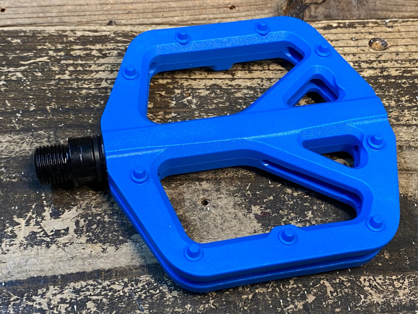 IV843 ジャイアント GIANT PINNER COMP フラットペダル 青