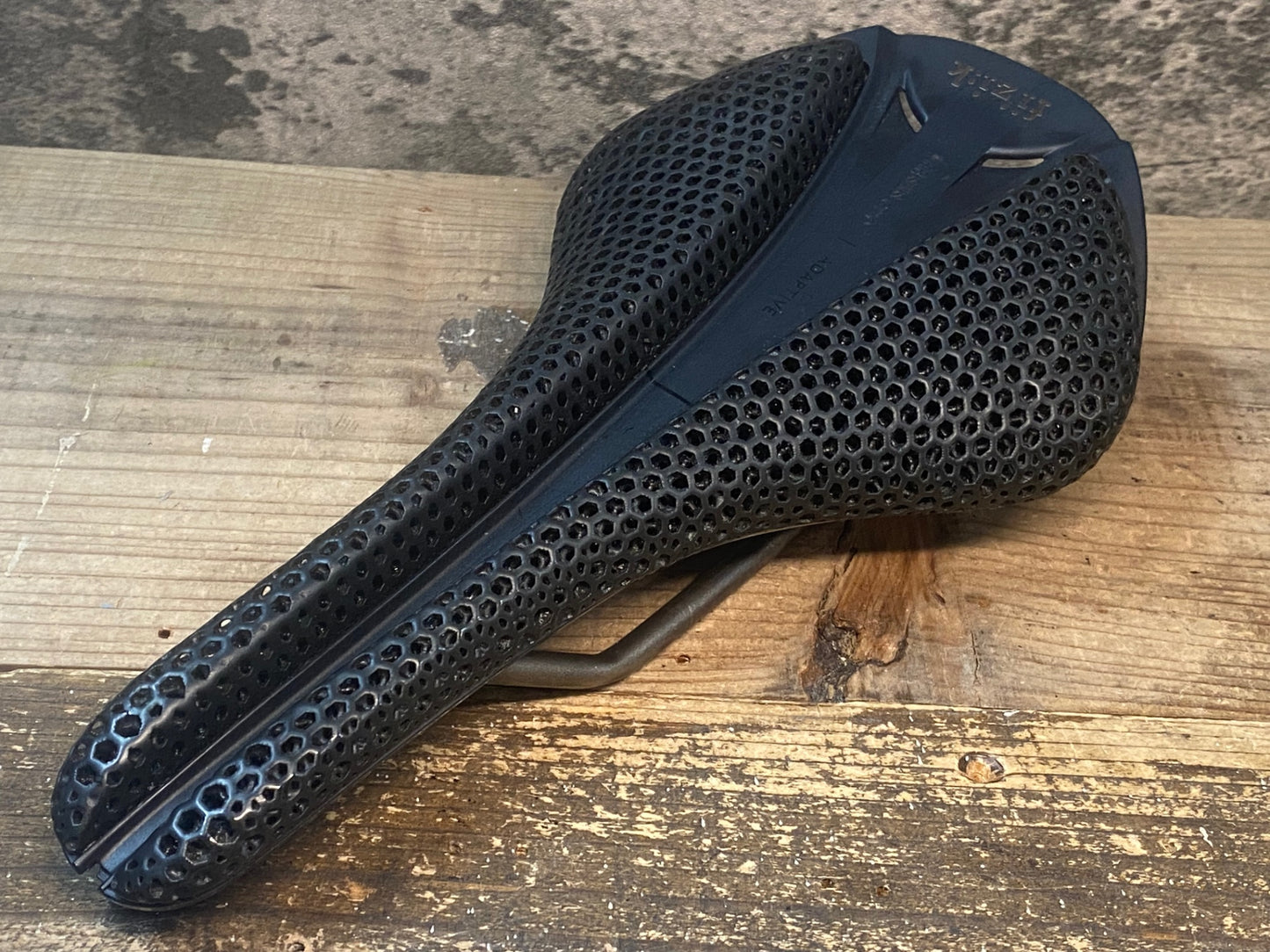 IW562 フィジーク fizik アンタレス ANTARES VERSUS EVO R3 ADAPTIVE サドル 139mm kiumレール