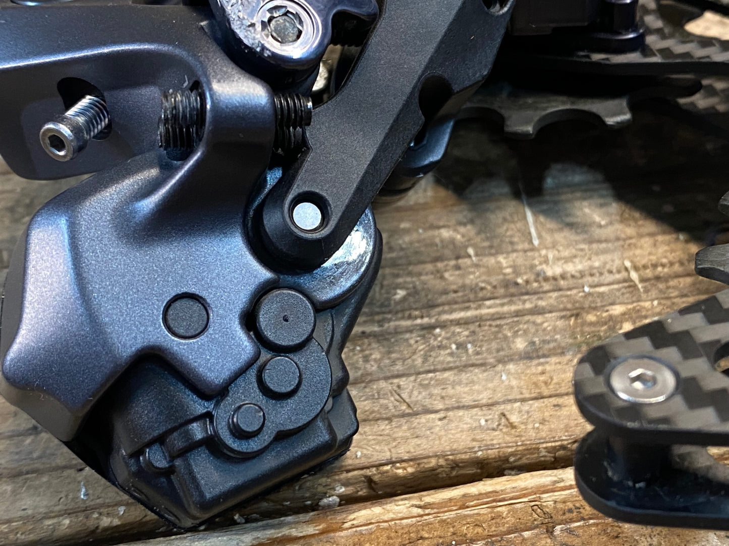 IU294 シマノ SHIMANO アルテグラ ULTEGRA RD-R8050 Di2 リアディレイラー 11S カーボンドライジャパン ビッグプーリ付き