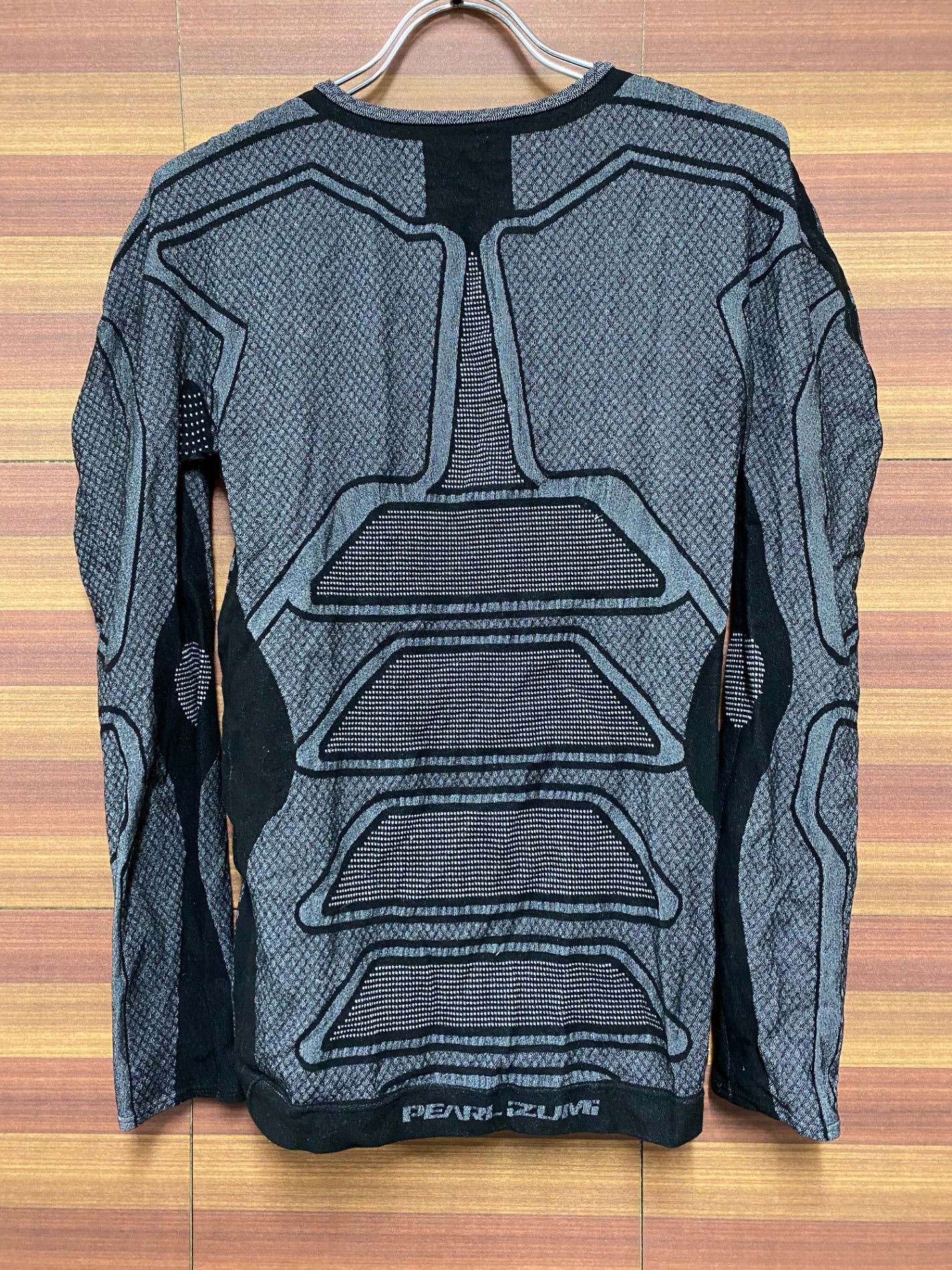 IL371 パールイズミ PEARL iZUMi 長袖 べースレイヤー 黒 サイズ不明 裏起毛