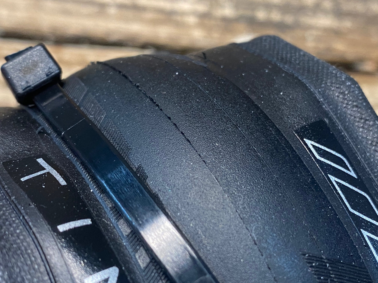 IR406 アメリカンクラシック AMERICAN CLASSIC TIMEKEEPER ULTRALIGHT ROAD TIRE クリンチャータイヤ 700x25c 黒