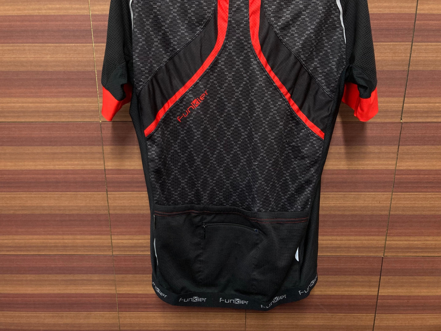 IU826 ファンキアー Fankier 半袖 サイクルジャージ 黒赤 M