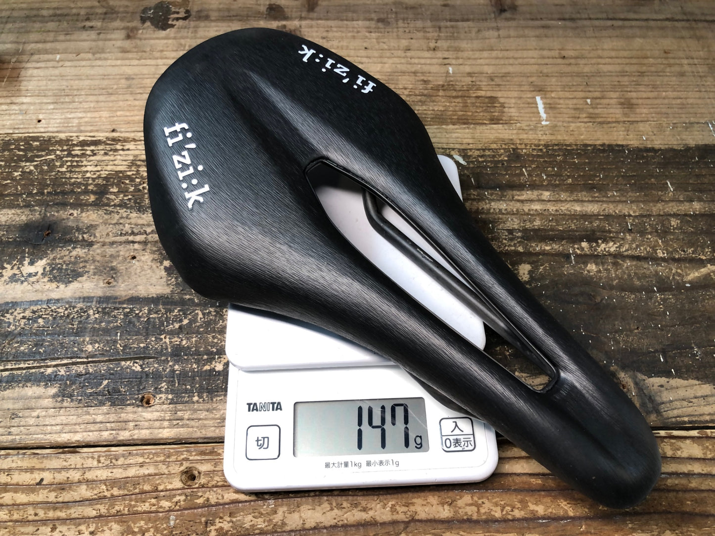 JB741 フィジーク fizik ヴェント Vento ARGO 00 Mobius カーボンレール サドル 黒 140mm