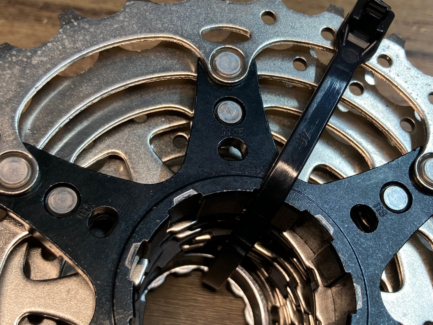 IX768 シマノ SHIMANO 105 CS-R7000 スプロケット 11-28T 11S