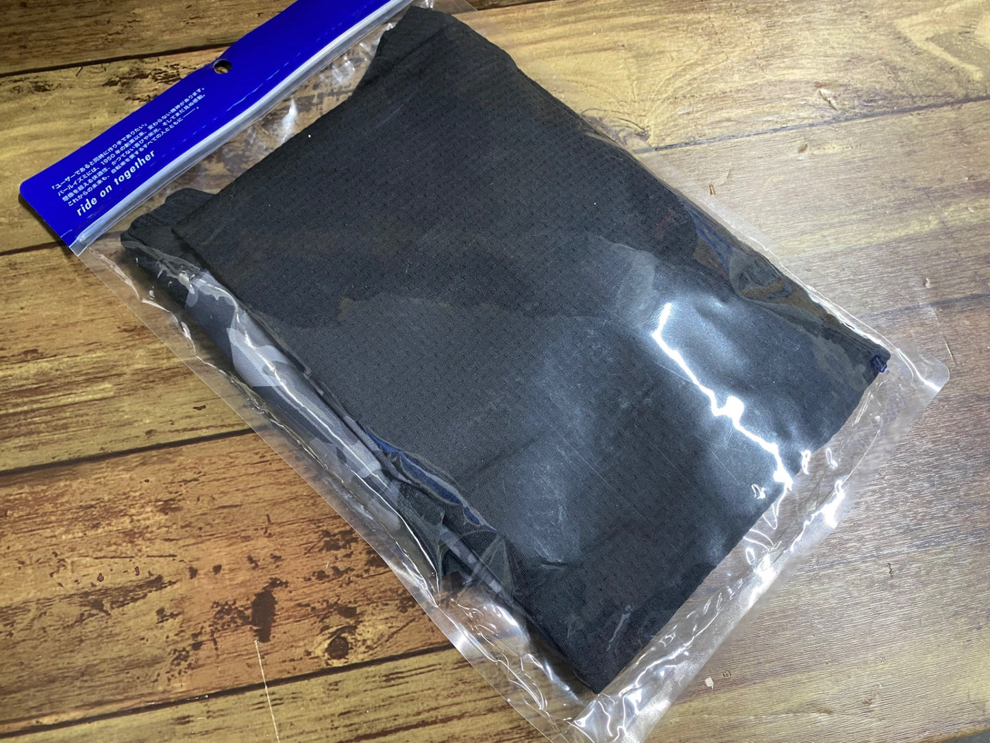 IQ229 パールイズミ PEARL iZUMi 長袖 ベースレイヤー 黒 カモ柄 M