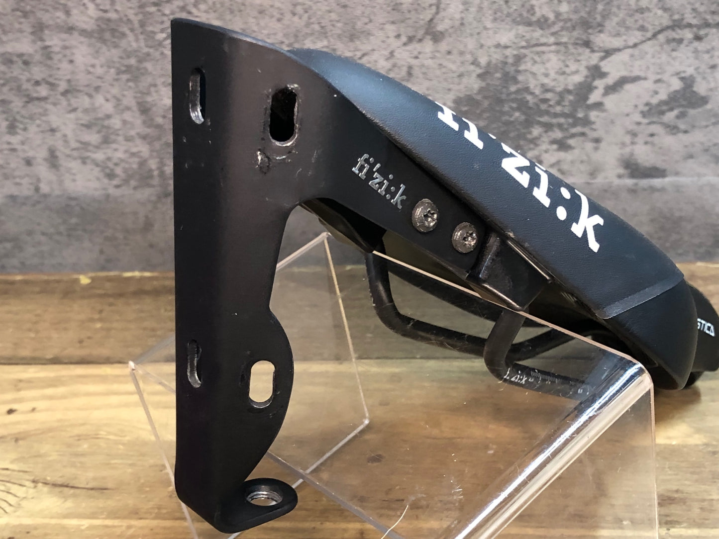 IX469 フィジーク fizik ミスティカ MISTICA サドル 黒 Regular TT kiumレール