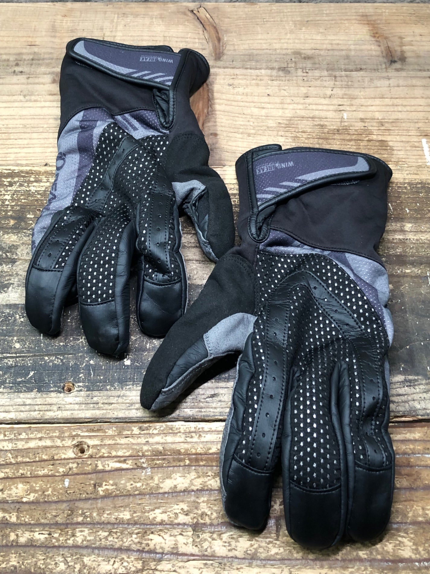 IY997 パールイズミ PEARL iZUMi 長指グローブ 裏起毛 WIND BREAK TITANIUM 黒 XL