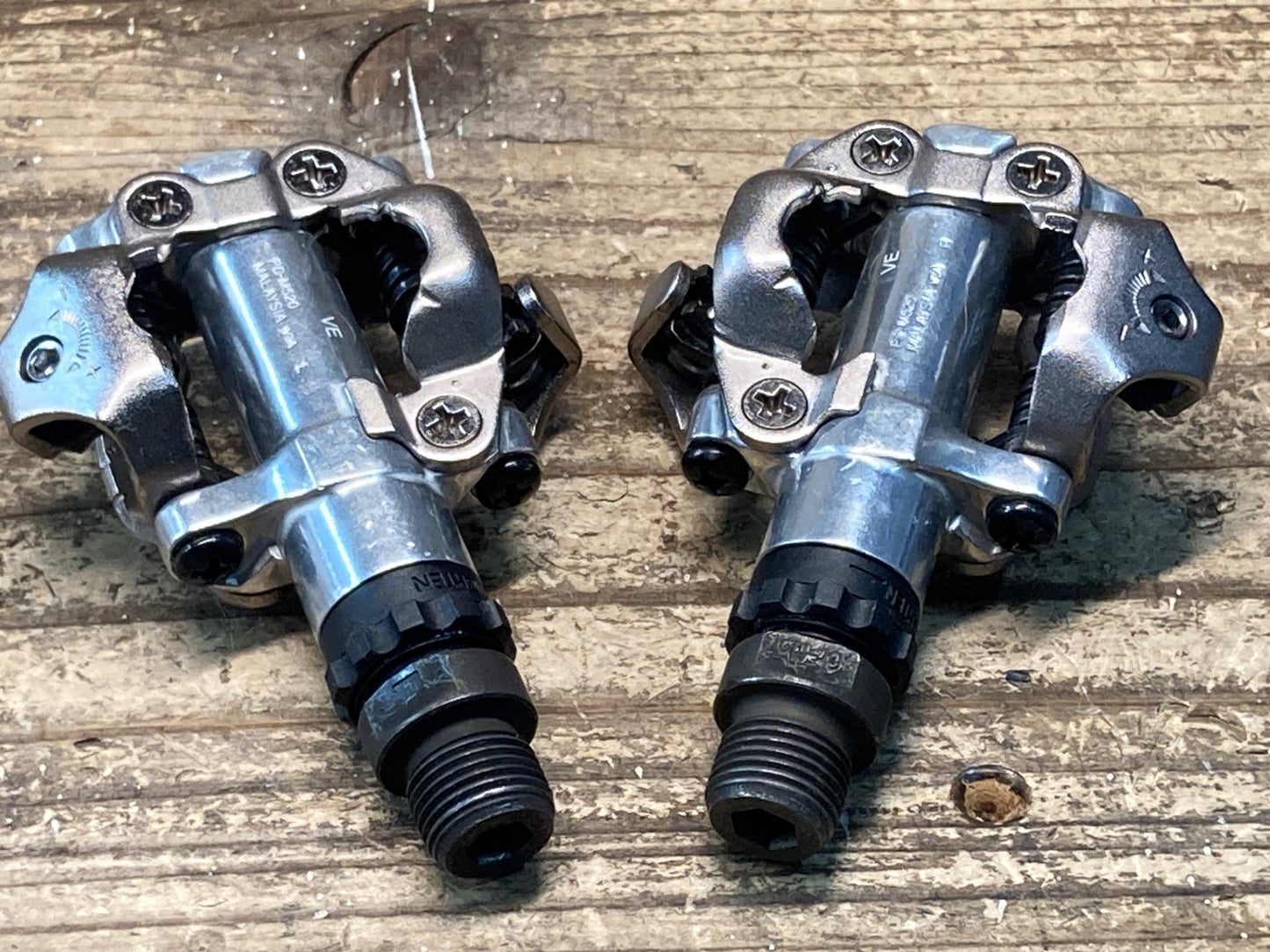 IS282 シマノ SHIMANO PD-M520 ビンディングペダル SPD