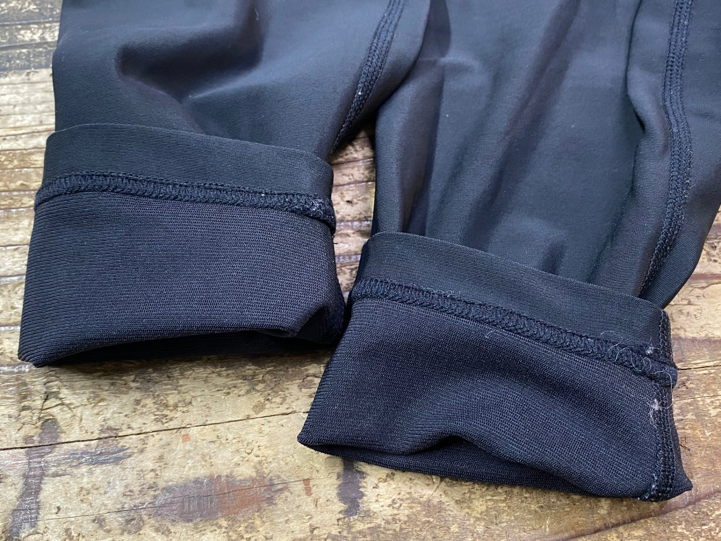 II608 パールイズミ PEARL iZUMi レッグカバー 黒 M