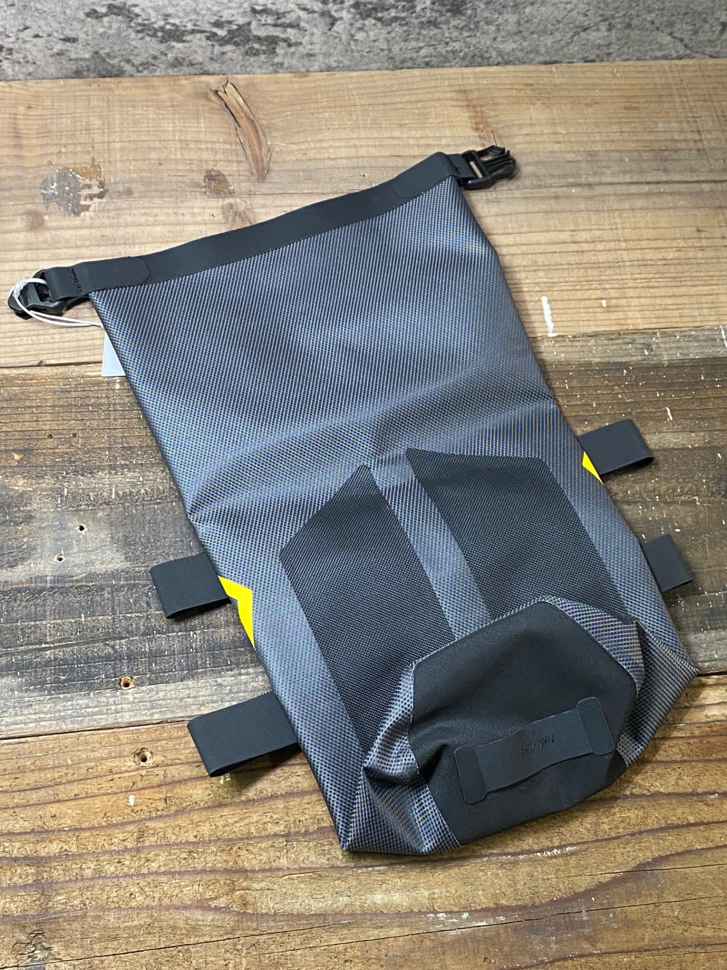 IM700 アピデュラ APIDURA エクスペディション フォーク パック 3Ｌ