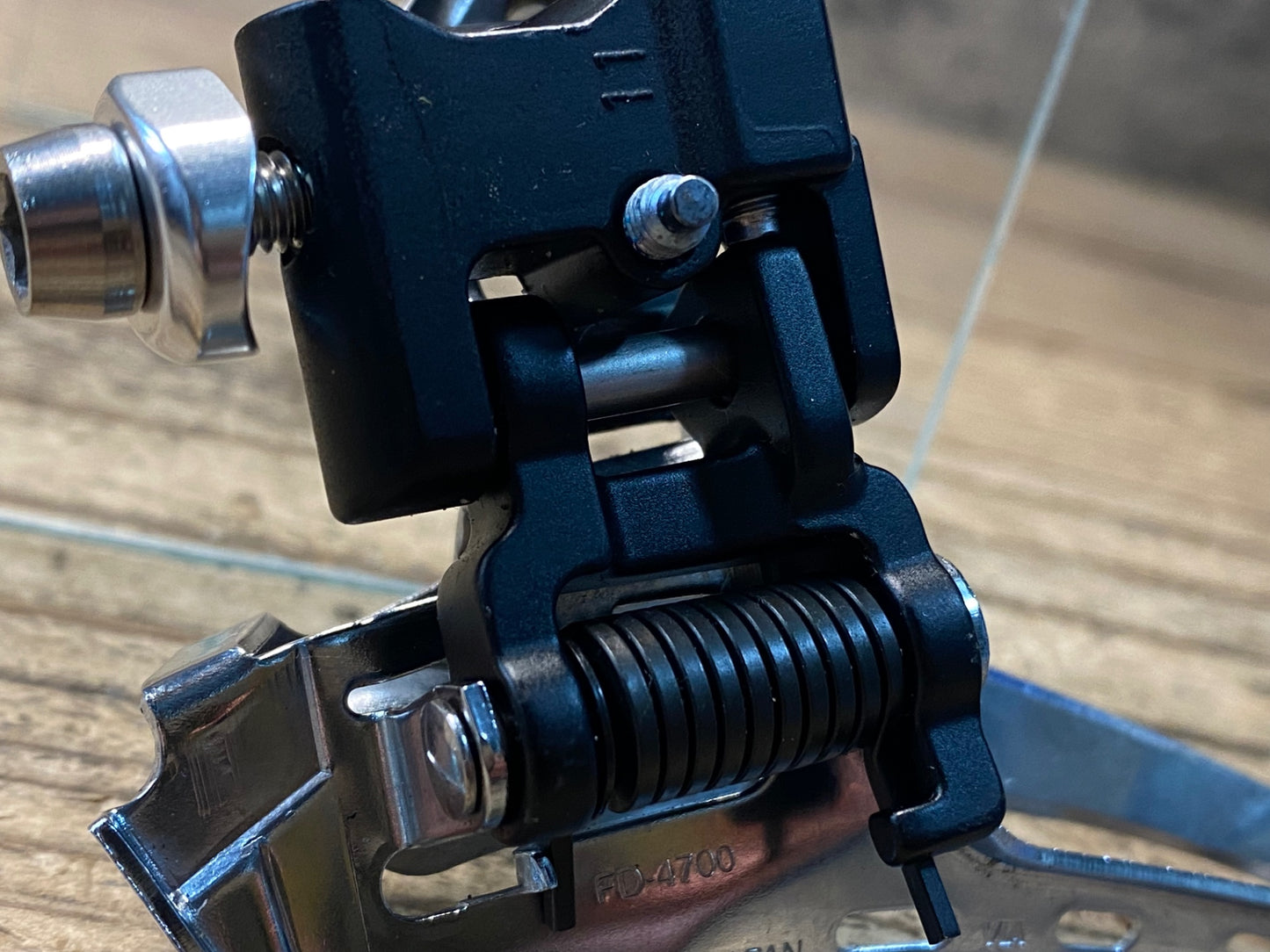 JD604 シマノ SHIMANO ティアグラ Tiagra FD-4700 フロントディレイラー 直付 ※プレート欠品