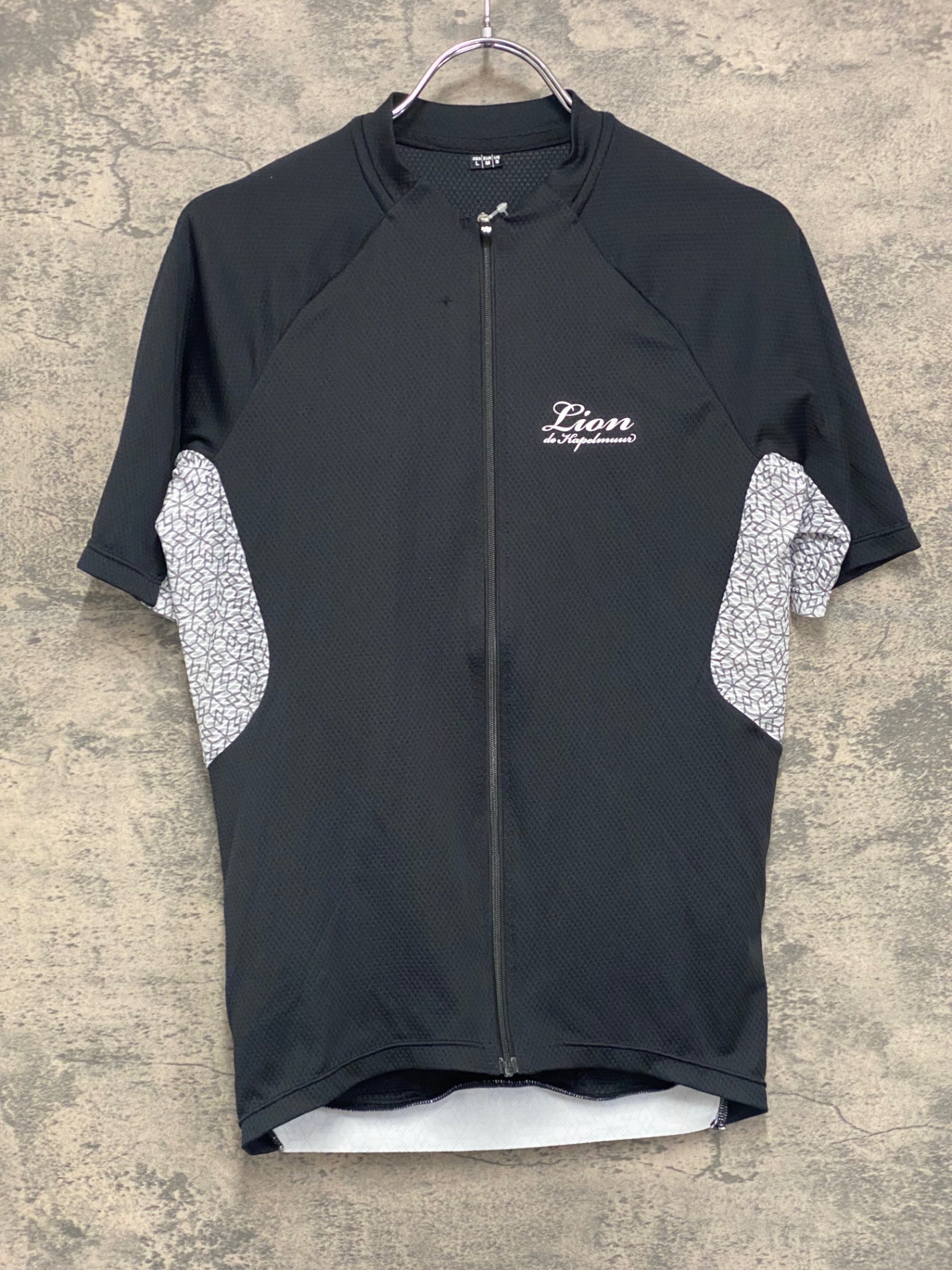 IZ066 リオンドカペルミュール Lion de KAPELMUUR 半袖 サイクルジャージ 黒 白 L