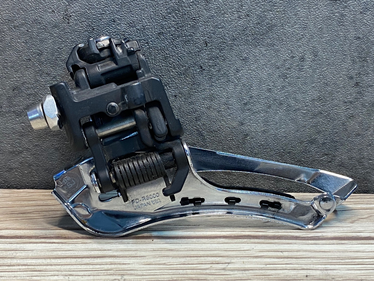 IT907 シマノ SHIMANO アルテグラ ULTEGRA FD-R8000 直付 フロントディレイラー 2S