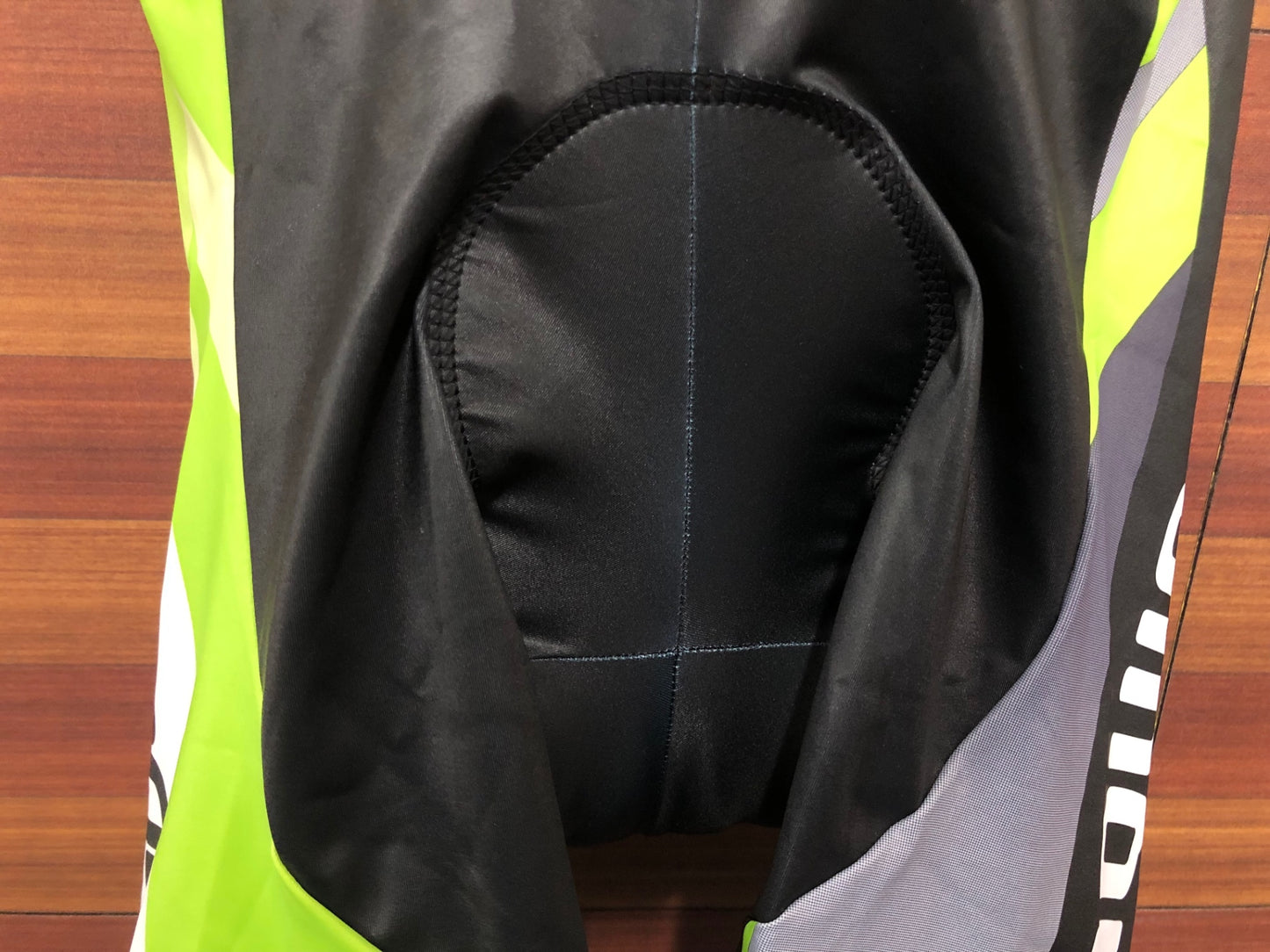 IP657 スゴイ SUGOI CANNONDALE ビブショーツ 黒 XLサイズ