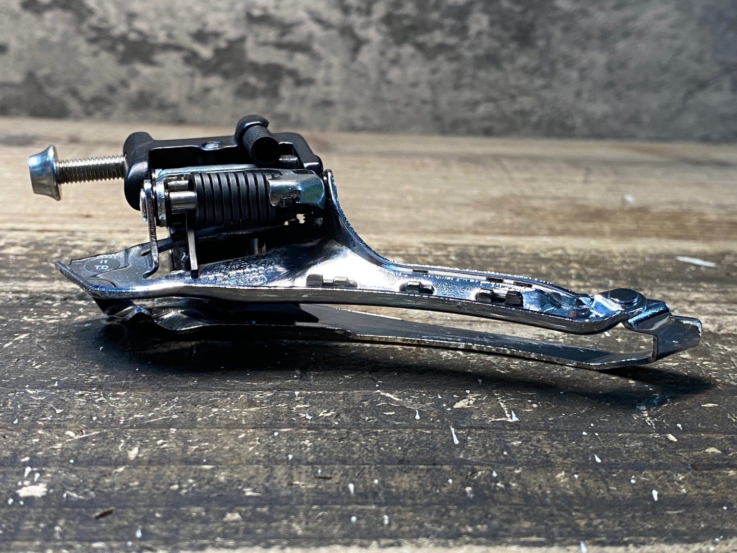 IU682 シマノ SHIMANO 105 FD-R7000 フロントディレイラー 2S 直付