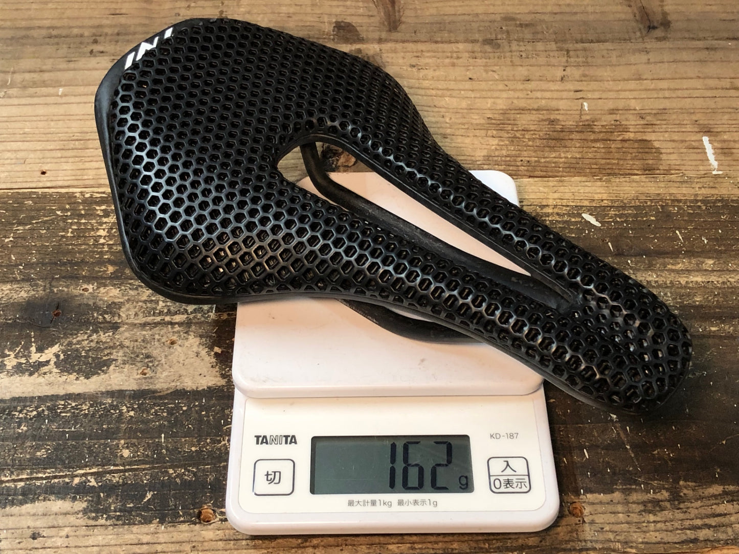 IT565 TNI 3Dprinting サドル 黒 カーボン