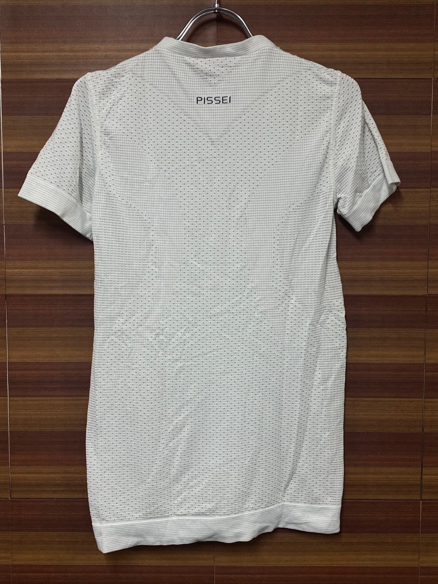 IS022 ピセイ PISSEI 半袖 べースレイヤー 白 サイズ不明