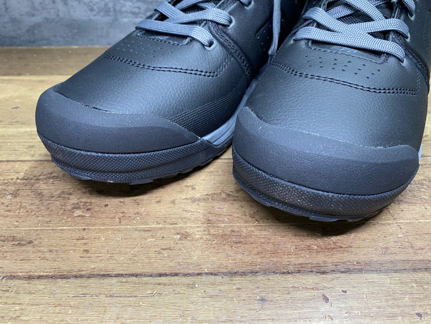 IY573 スペシャライズド SPECIALIZED 2FO FLAT MTB フラットシューズ 黒 43