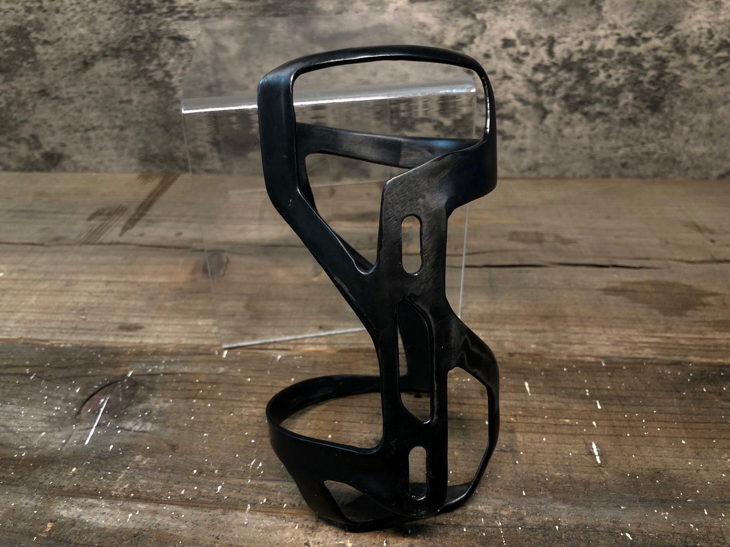 IN681 スペシャライズド SPECIALIZED カーボンボトルケージ 1個