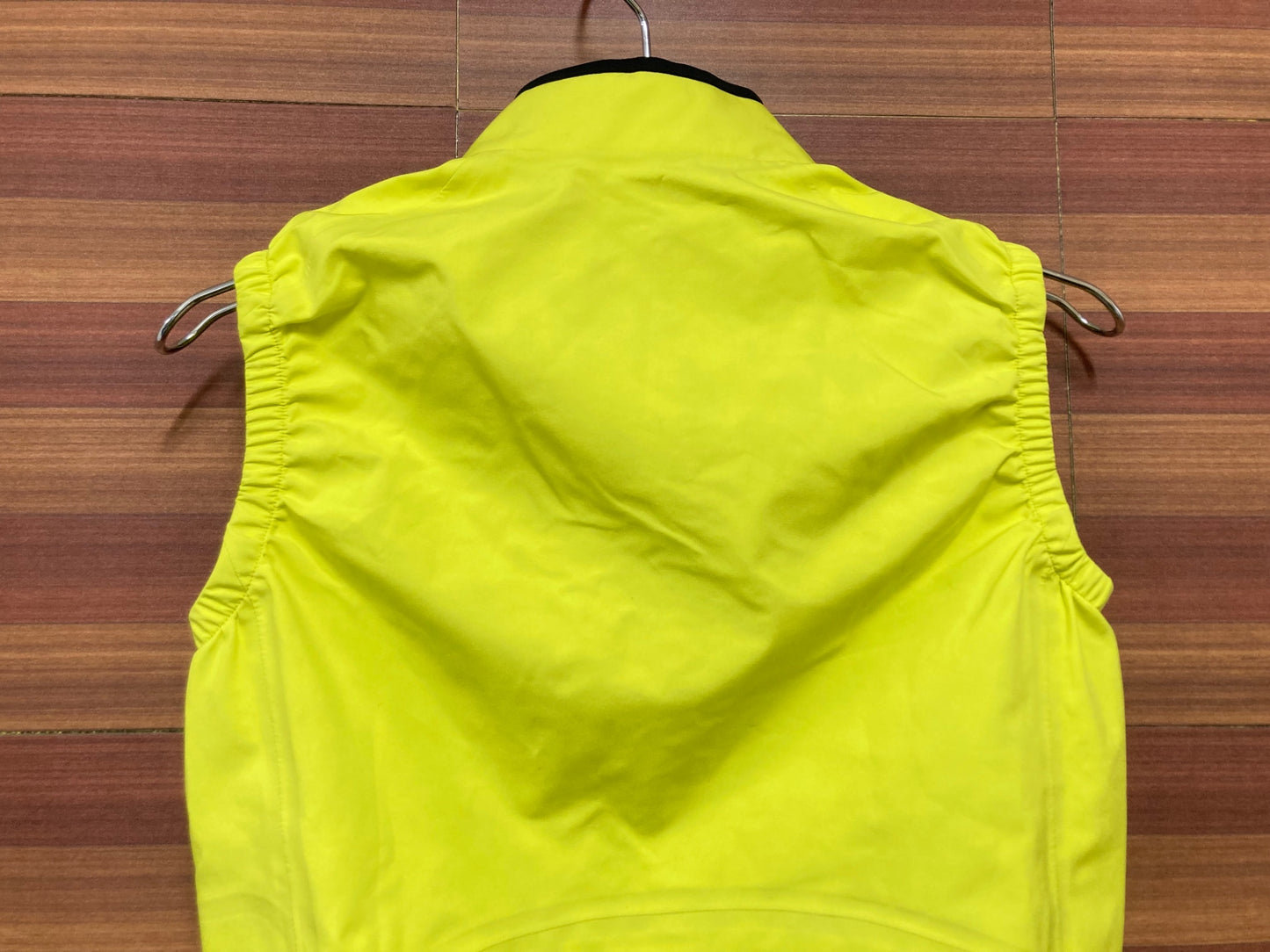 IK940 ラファ Rapha PRO TEAM RAIN GILET サイクルベスト ジレ 黄 XS ※内側に染み