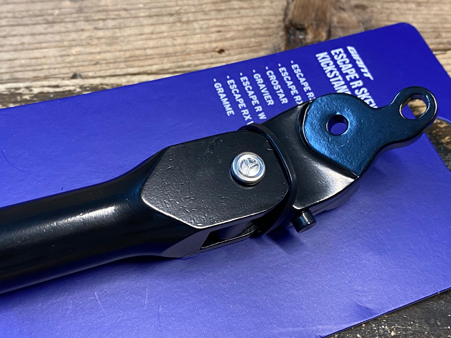 IV799 ジャイアント GIANT ESCAPE R SKEWER KICKSTAND スタンド