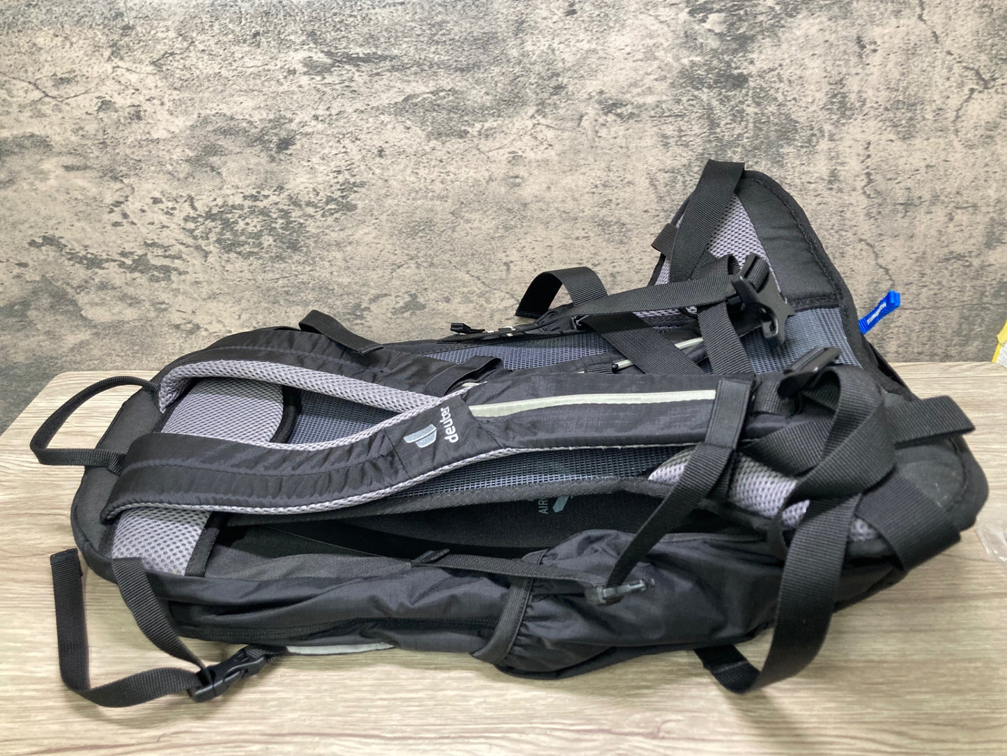 JA748 ドイター deuter velo air 20 バックパック リュック 黒