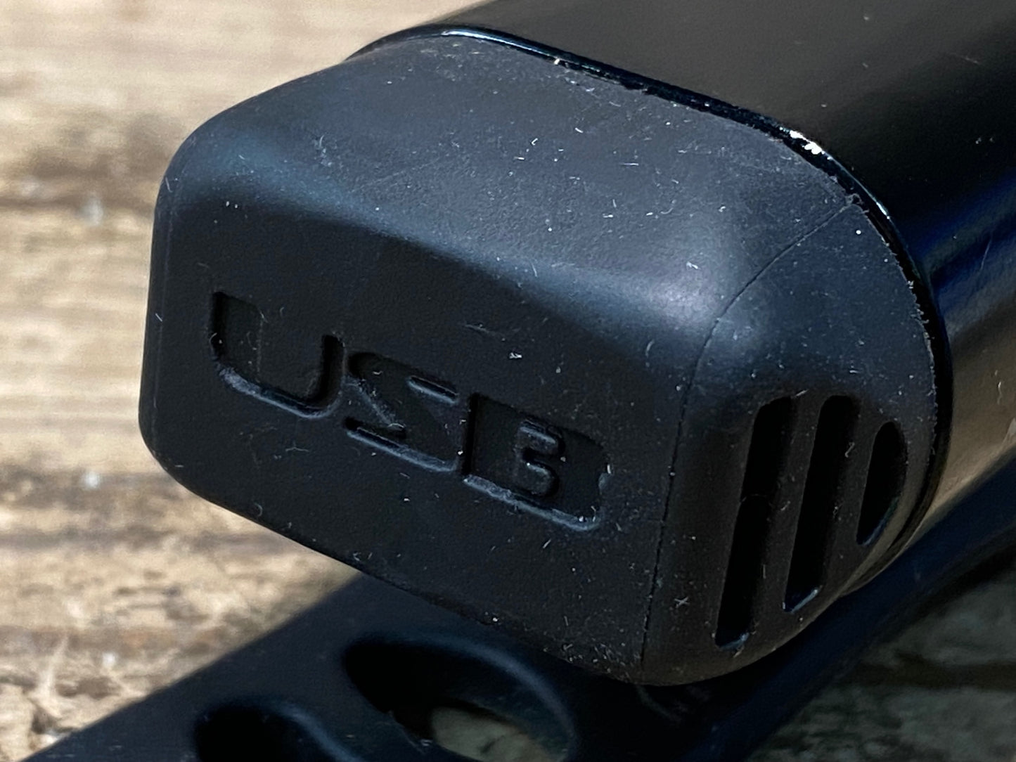 JB330 レザイン LEZYNE 400XL フロントライト 黒 点灯確認済み