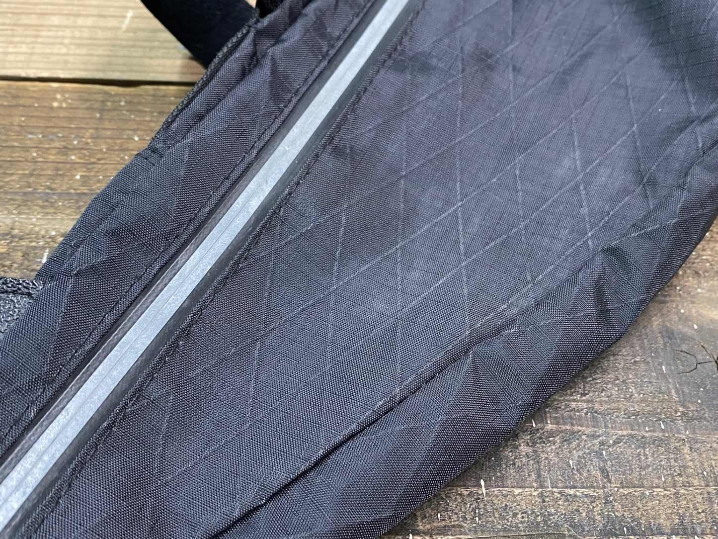 IO021 R250 フレームバッグ 黒