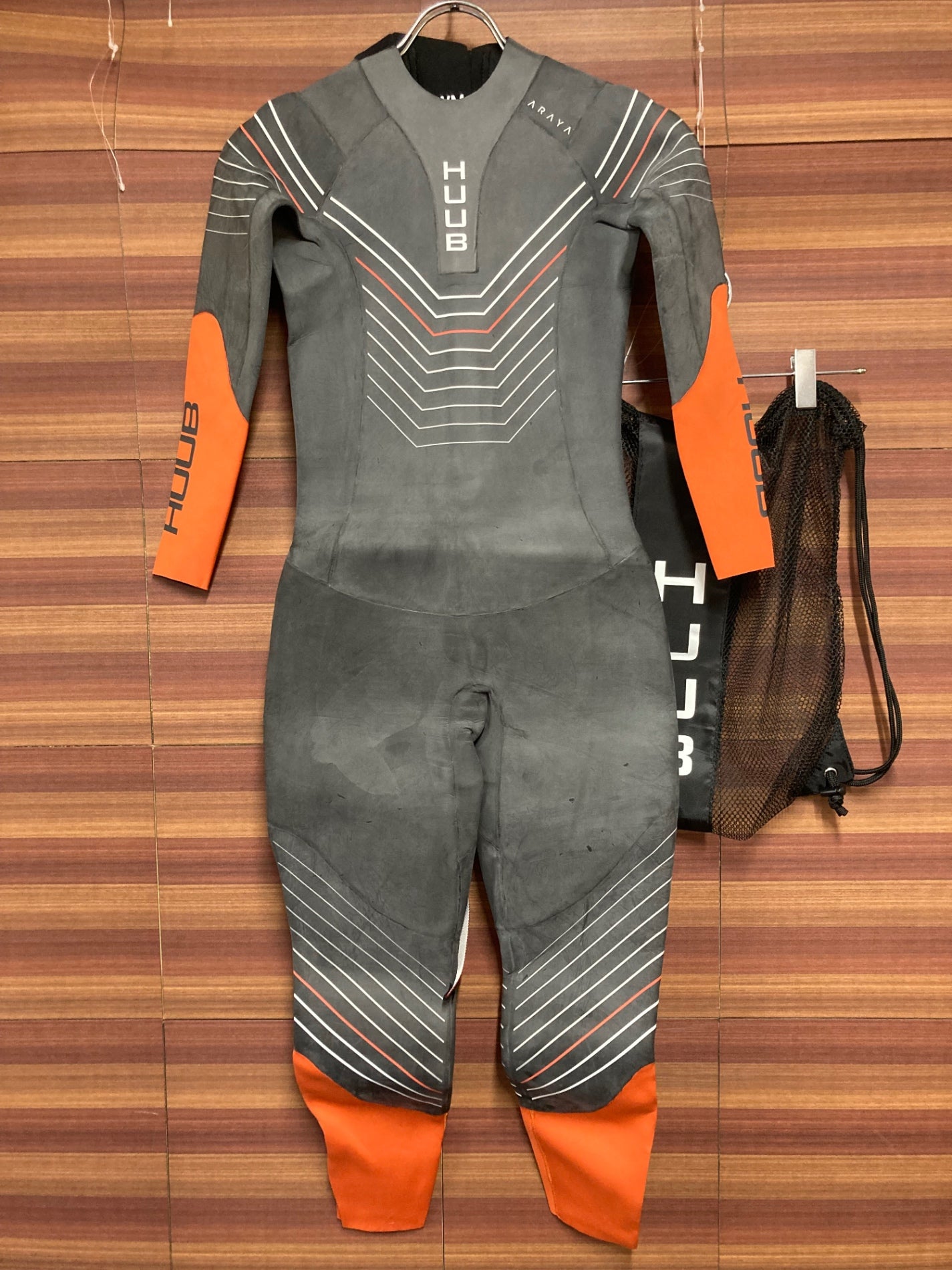 IQ189 フーブ HUUB ARAYA 3:3 トライアスロン ウェットスーツ 黒 レディース M